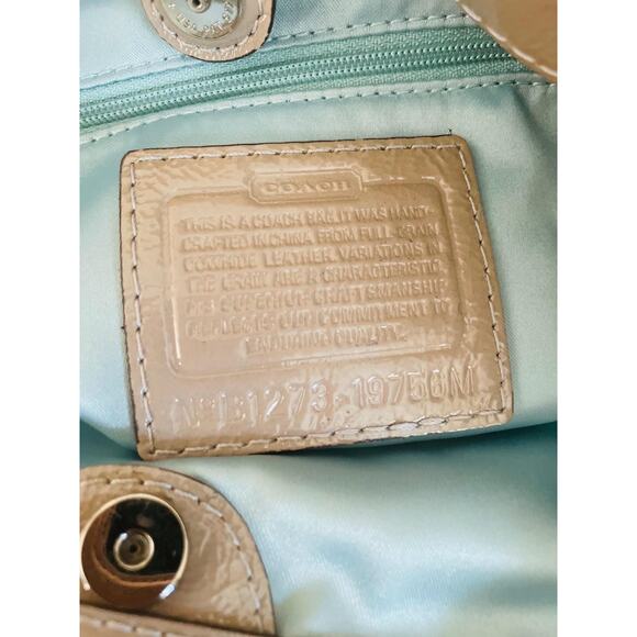 Bundle of 2 Coach Carryall Dove Grey patent leather 19756M and makeup bag - Picture 10 of 10